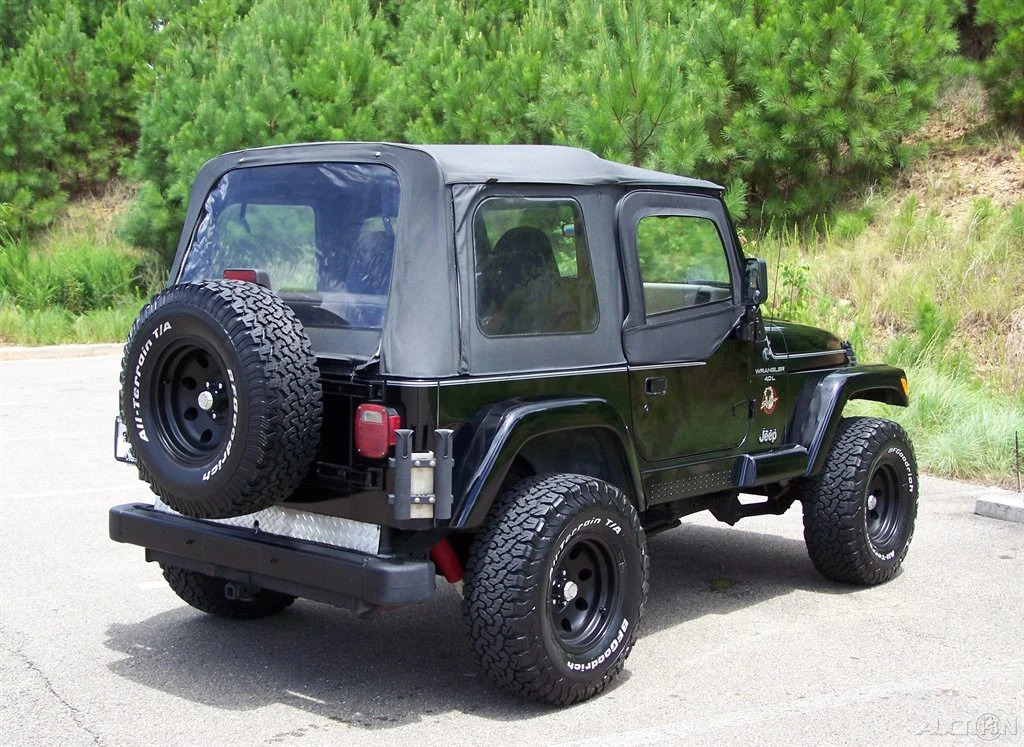 1999 Jeep Wrangler 74k Sahara 5-Speed A/C H.O 4.0L Inline 6CYL 4WD Utility SUV
