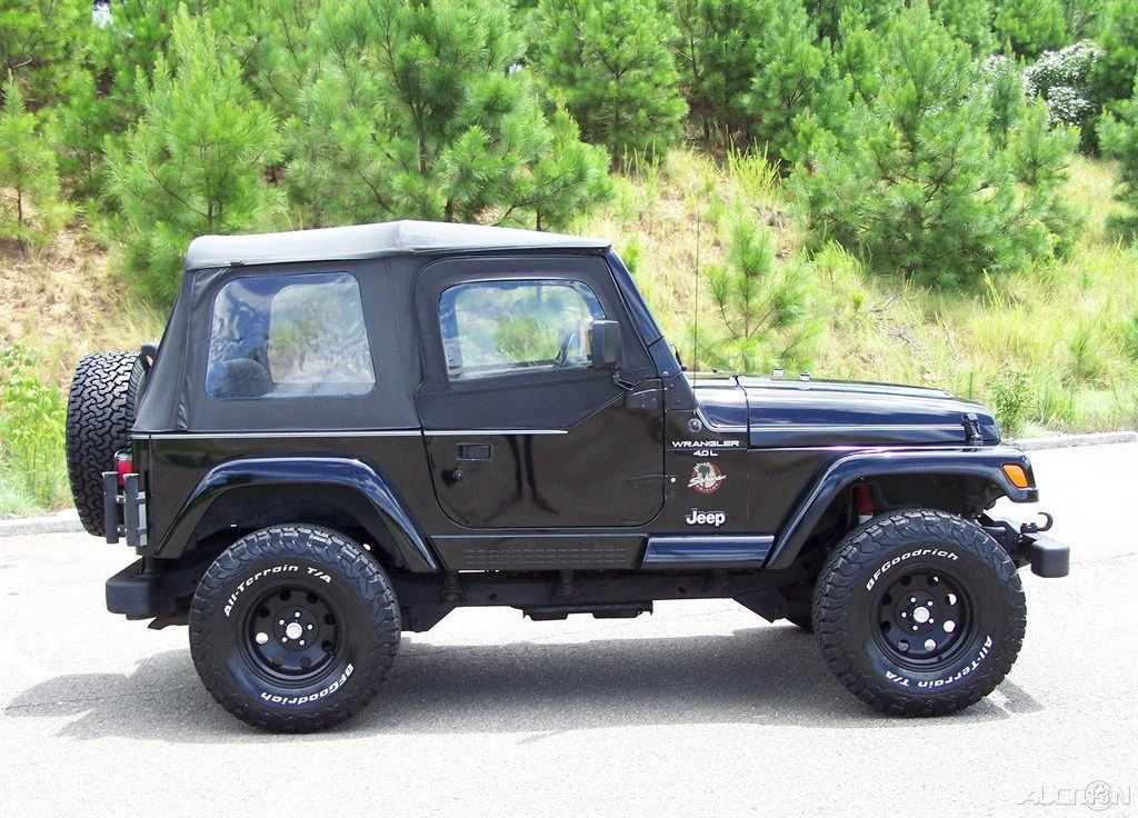 1999 Jeep Wrangler 74k Sahara 5-Speed A/C H.O 4.0L Inline 6CYL 4WD Utility SUV