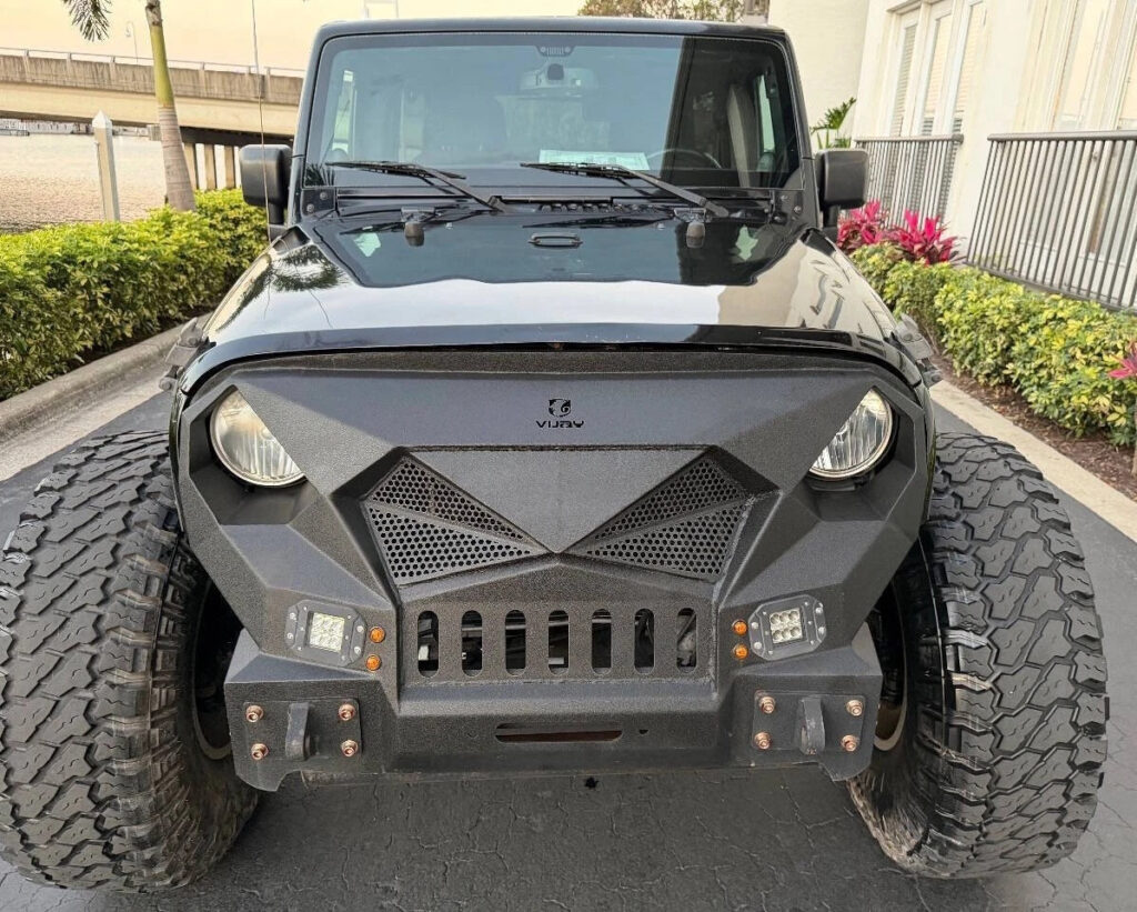 2013 Jeep Wrangler Unlimited Sahara 4×4 4dr SUV