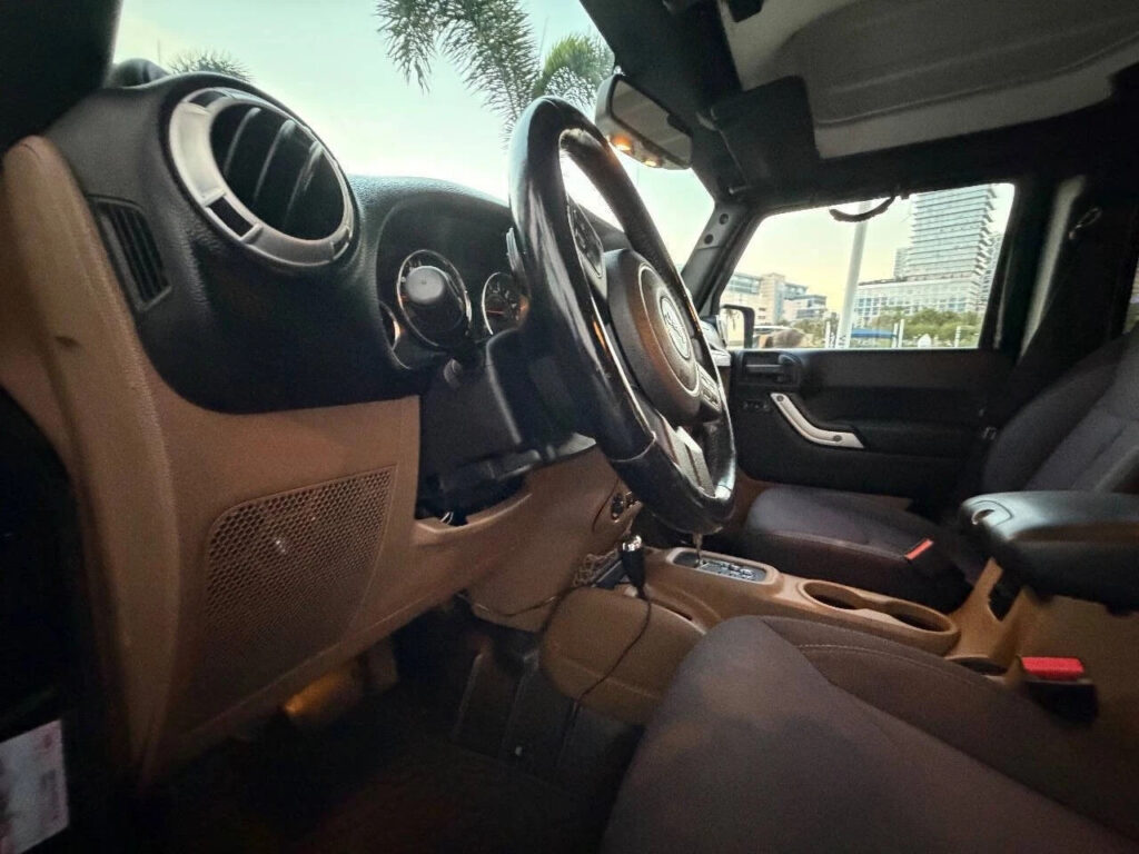 2013 Jeep Wrangler Unlimited Sahara 4×4 4dr SUV