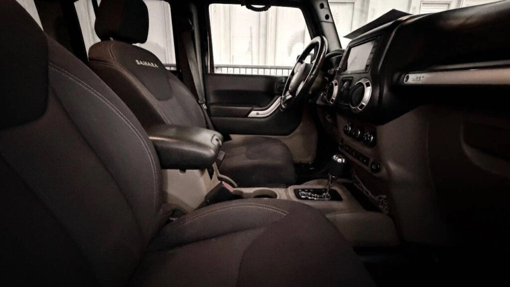 2013 Jeep Wrangler Unlimited Sahara 4×4 4dr SUV
