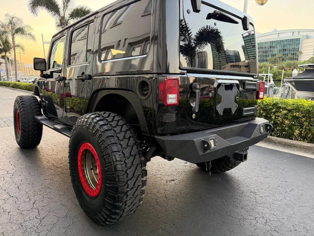 2013 Jeep Wrangler Unlimited Sahara 4×4 4dr SUV