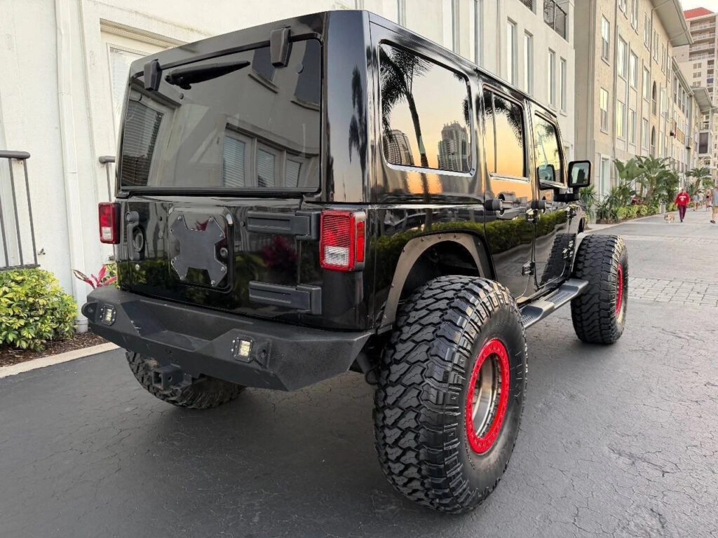 2013 Jeep Wrangler Unlimited Sahara 4×4 4dr SUV