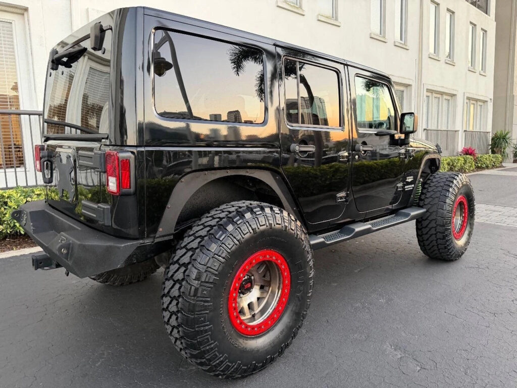 2013 Jeep Wrangler Unlimited Sahara 4×4 4dr SUV