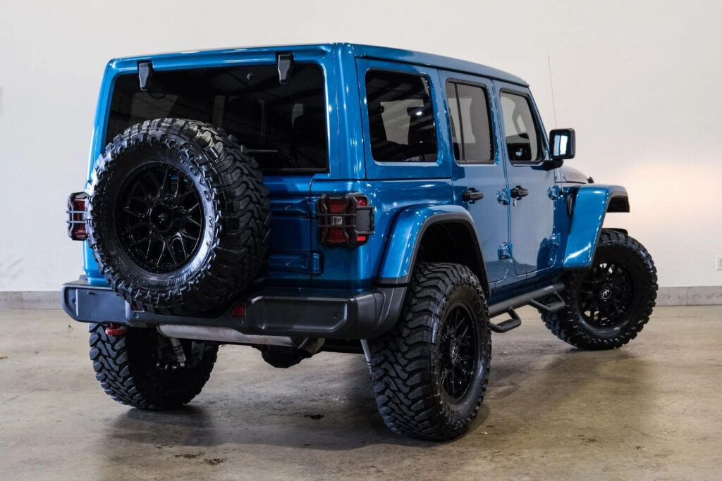 2020 Jeep Wrangler Unlimited Rubicon 4X4 Lifted, Skytop, 44K Miles