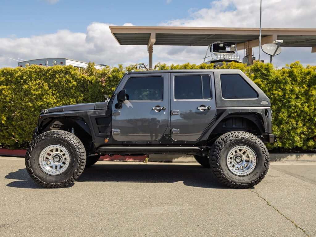 2016 Jeep Wrangler Unlimited Sport SUV 4D
