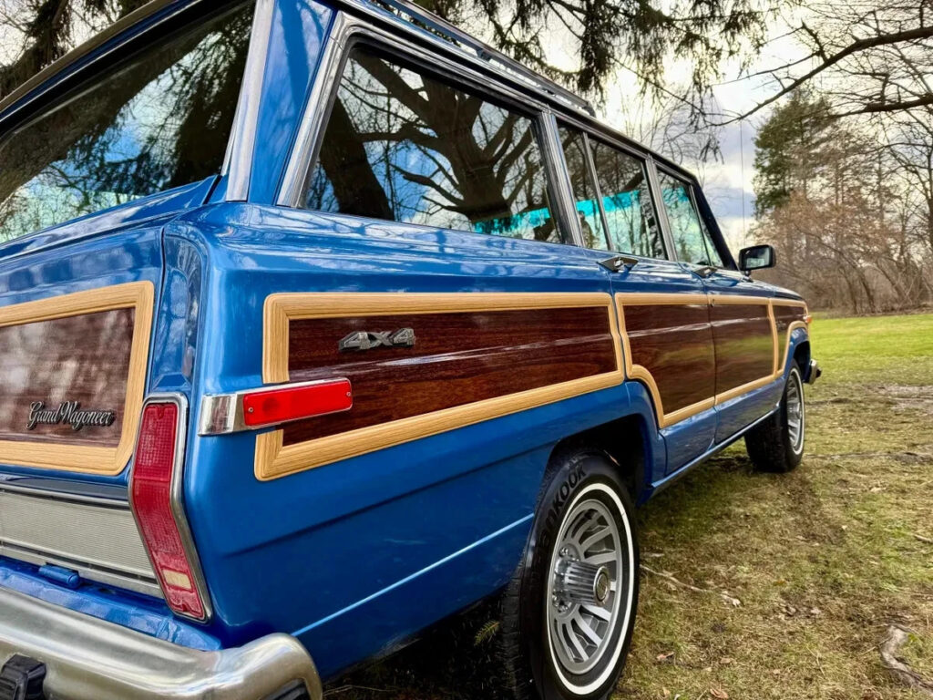 1988 Jeep Wagoneer Grand by Classic Gentleman