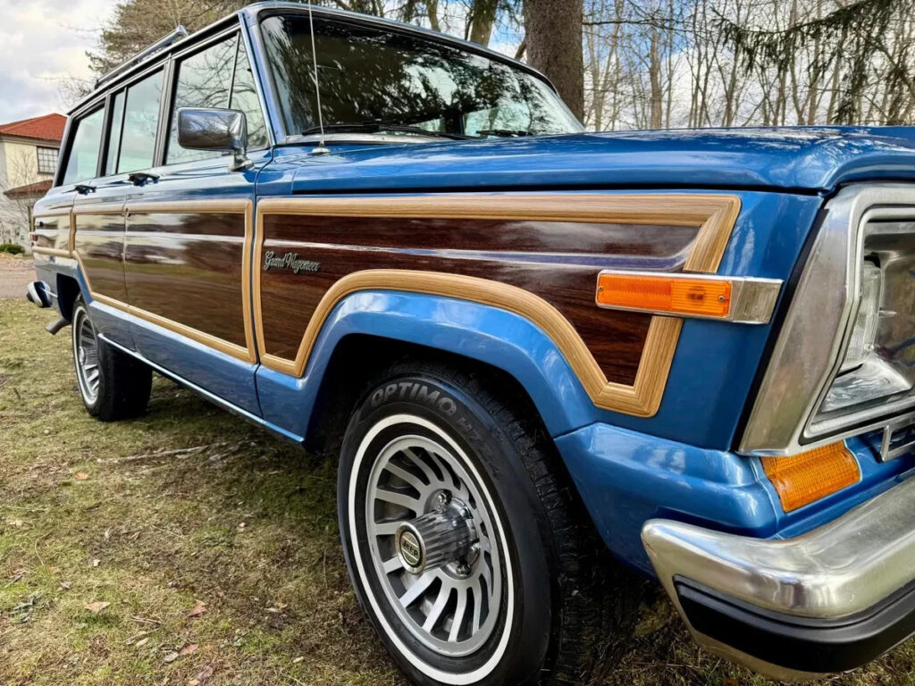 1988 Jeep Wagoneer Grand by Classic Gentleman