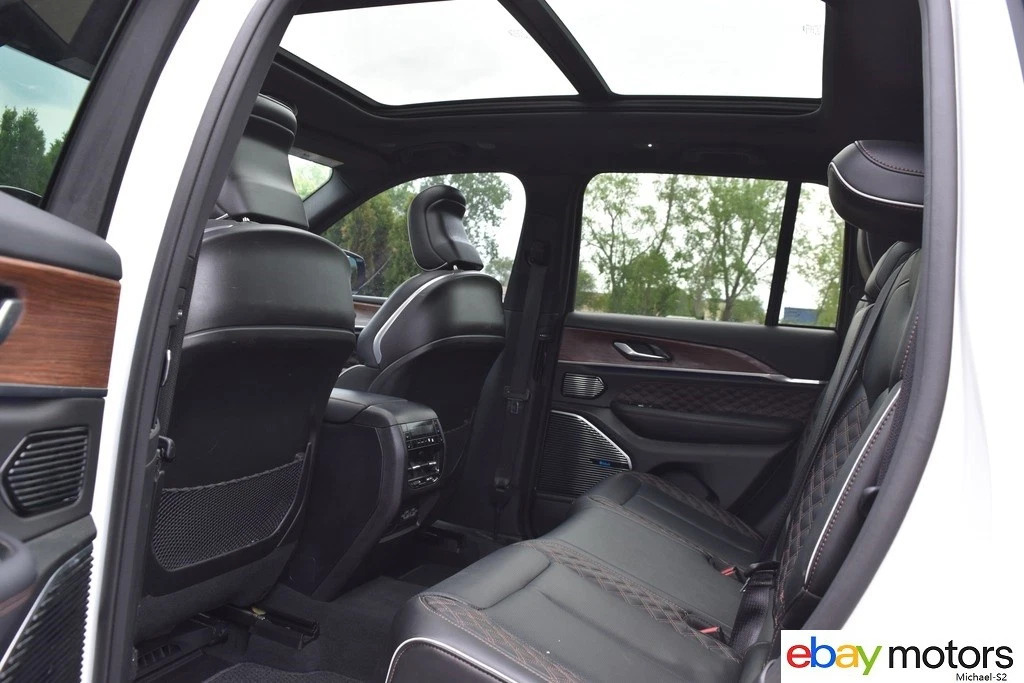 2023 Jeep Grand Cherokee 3.6L Summit-Edition(sticker New WAS $66,780)