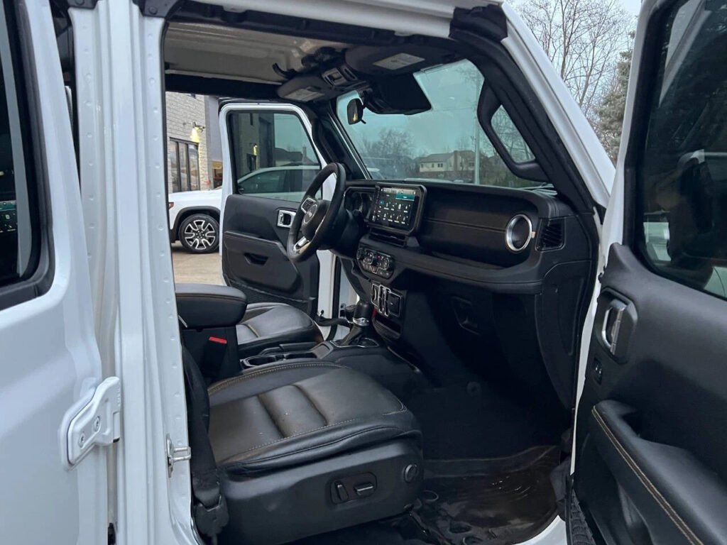 2024 Jeep Wrangler Sahara 4×4 4dr SUV