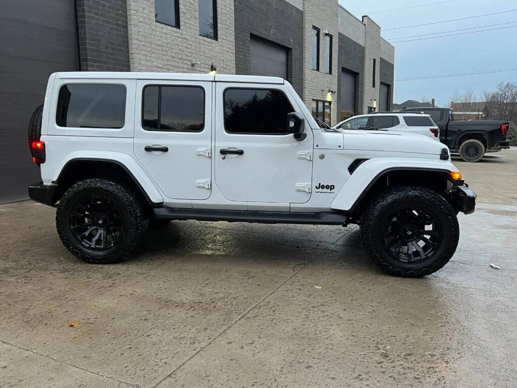 2024 Jeep Wrangler Sahara 4×4 4dr SUV