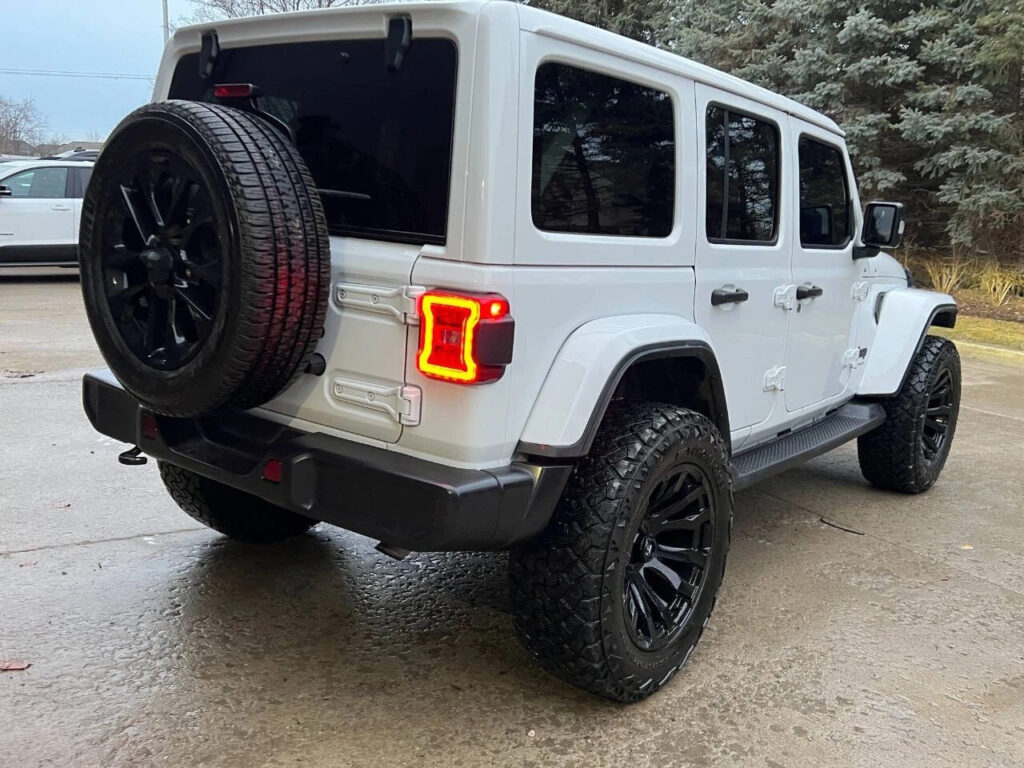 2024 Jeep Wrangler Sahara 4×4 4dr SUV