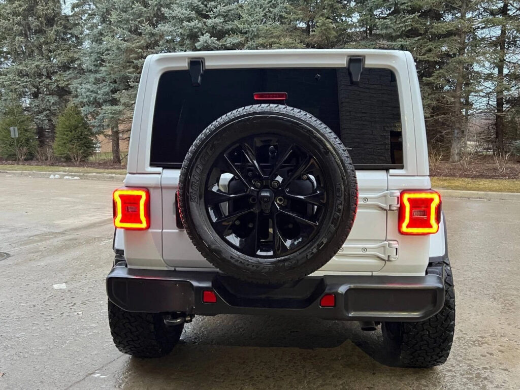 2024 Jeep Wrangler Sahara 4×4 4dr SUV