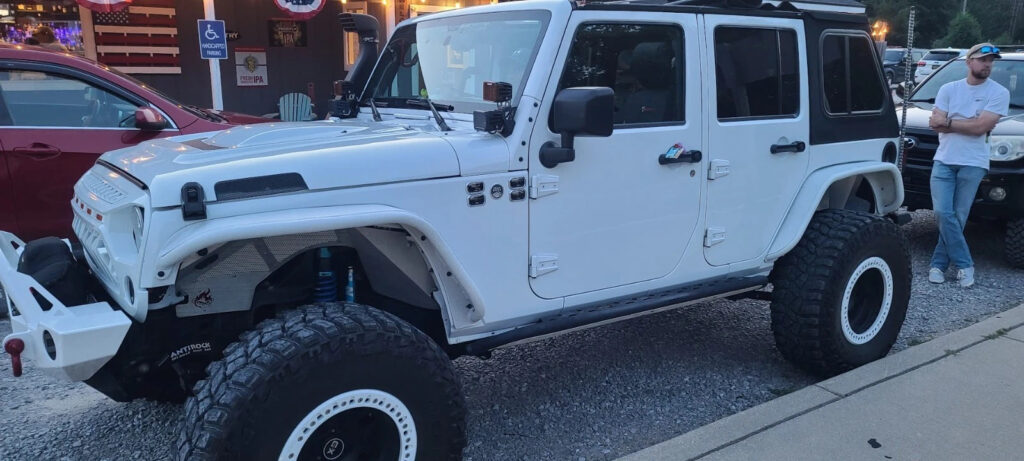 2014 Jeep Wrangler 4 DR Pampered Custom Street ROCK Crawler JK JKU