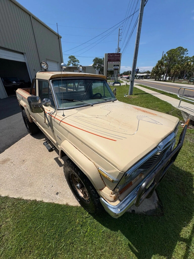 1979 Jeep J10 4×4 Golden Eagle