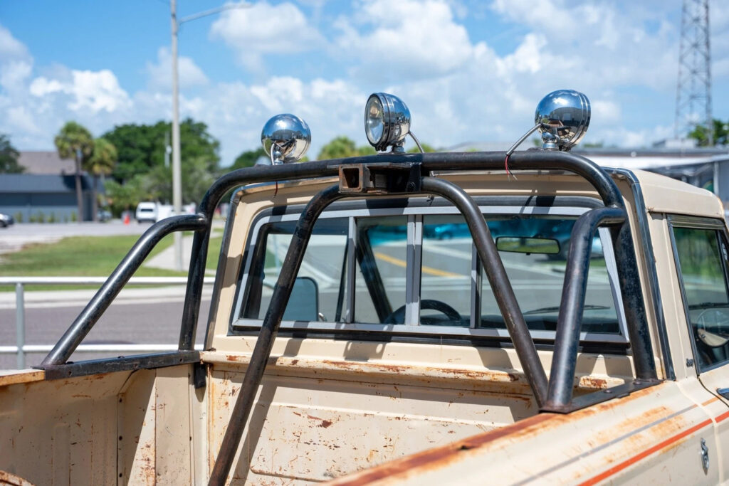 1979 Jeep J10 4×4 Golden Eagle
