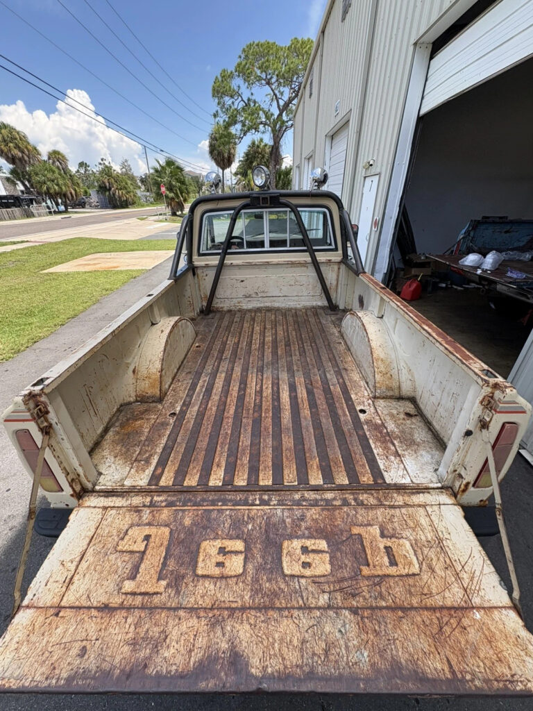 1979 Jeep J10 4×4 Golden Eagle