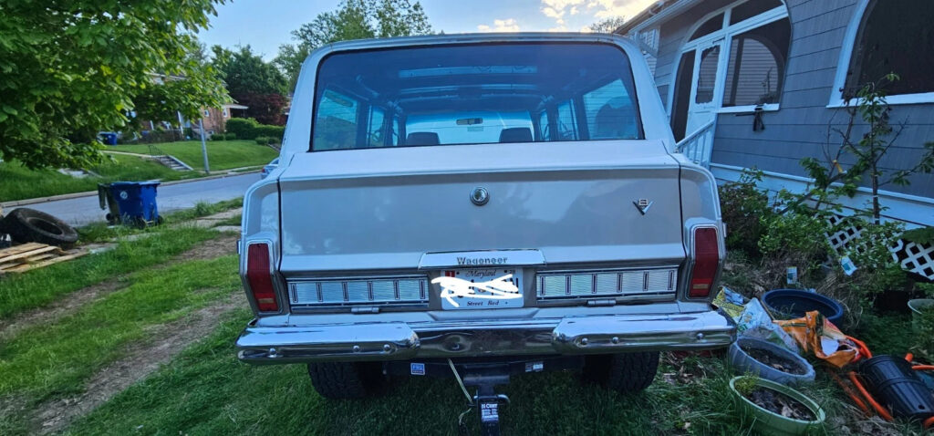 1985 Jeep Wagoneer