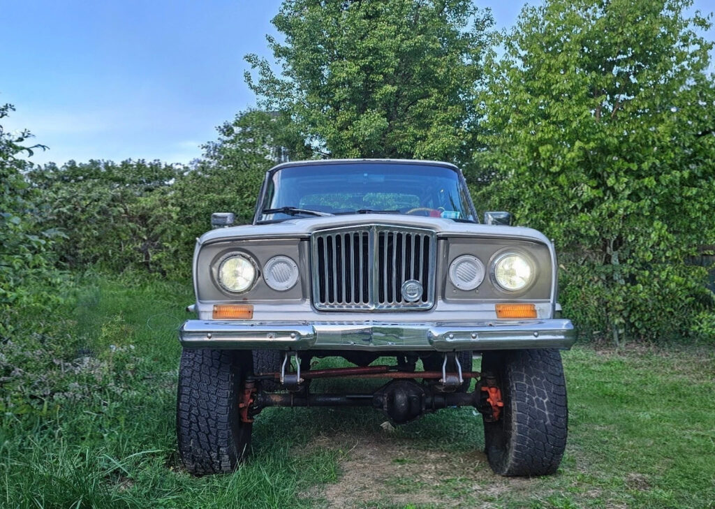 1985 Jeep Wagoneer