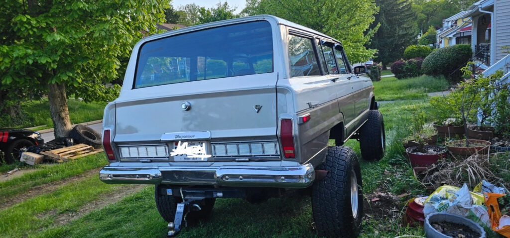 1985 Jeep Wagoneer