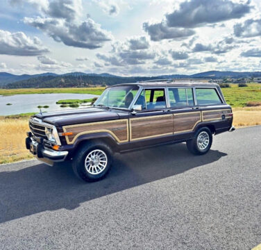 1990 Jeep Grand Wagoneer na prodej