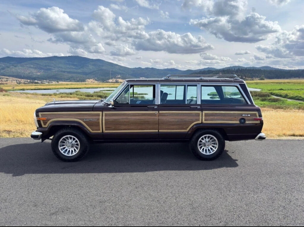 1990 Jeep Grand Wagoneer